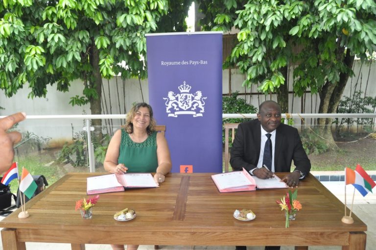 Signature de partenariat entre l’UAO, l’INP-HB et l’Ambassade des Pays-Bas